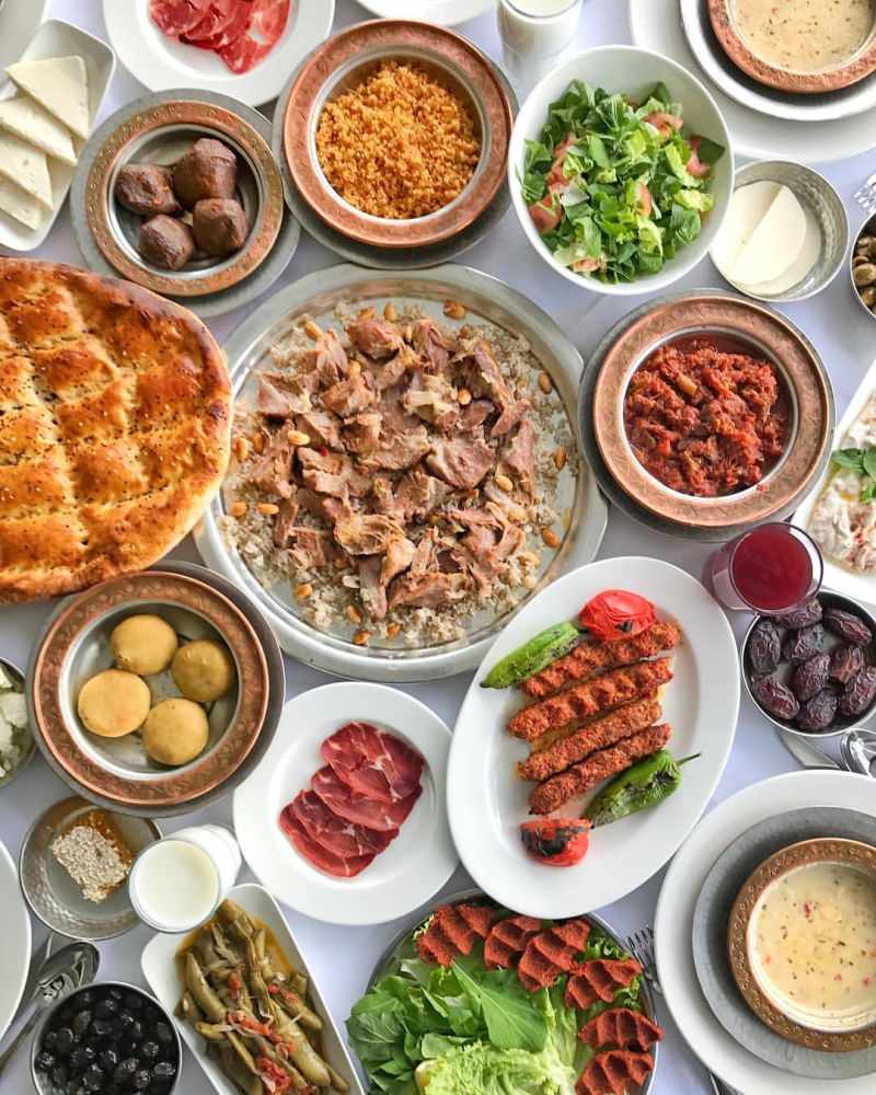 ¡Errores cometidos en la mesa! Formas de prevenir el aumento de peso en iftar