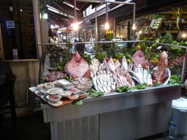 Puntos de venta de pescado fresco y económico en Estambul
