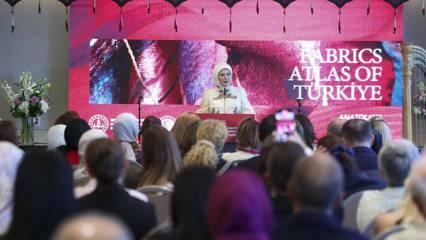 La Primera Dama Erdoğan se reunió con las esposas de los líderes en Nueva York: los tejidos de Anatolia deslumbraban