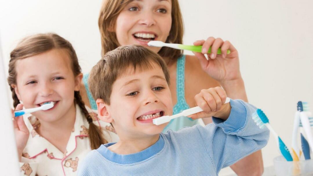 ¿Cómo debe ser el cuidado bucal y dental de los niños?