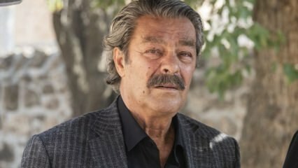 ¡El maestro actor Kadir Inanir atrapó un terremoto en Albania! 