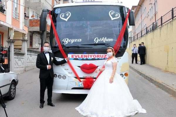 ¡El sueño del conductor que quiere hacer del autobús lanzadera un coche nupcial se ha hecho realidad!