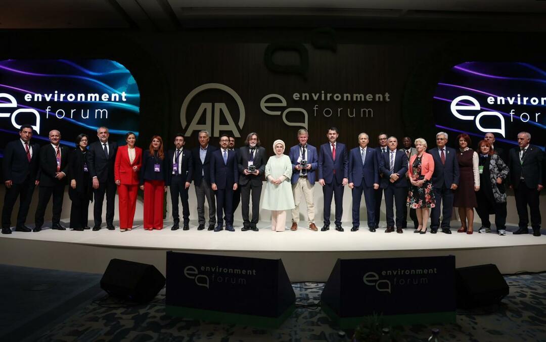 Emine Erdoğan agradeció a la Agencia Anadolu en el Foro Internacional del Medio Ambiente