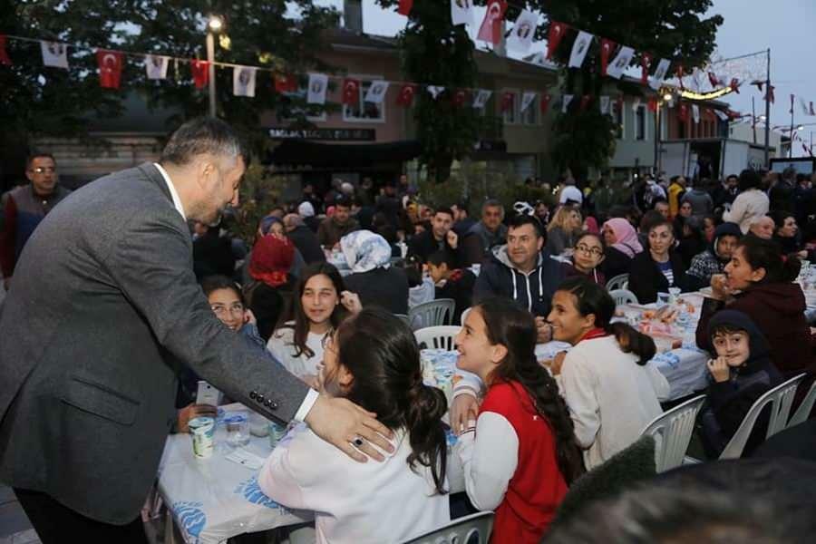 asiste a iftars masivos con tus hijos