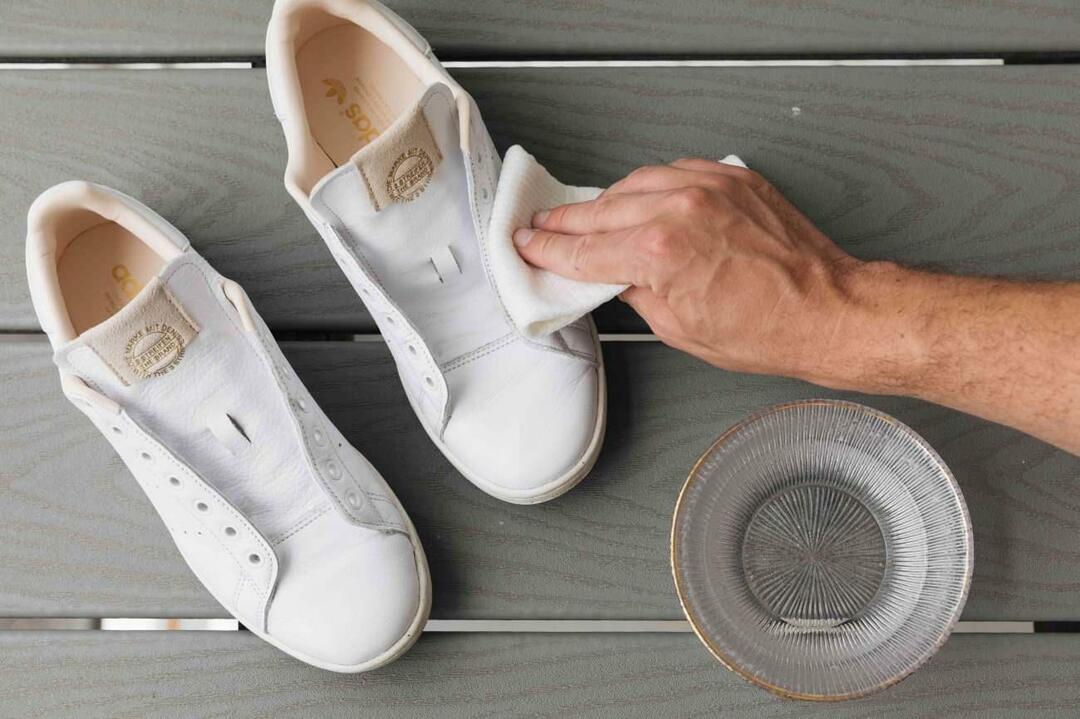 ¿Cómo limpiar zapatos blancos?
