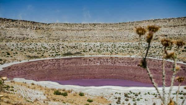 ¡El color del lago Meyil Obruk se ha vuelto rosado!