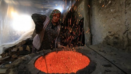 Tía Fatma gana su pan en fuego tandoor