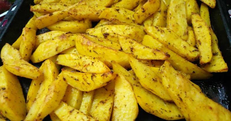 ¿Cómo hacer las patatas fritas al horno más saludables? Receta de papas fritas con yogur