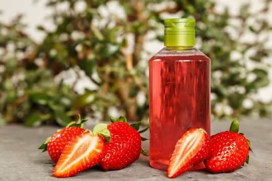 El aceite de fresa se usa para la piel.