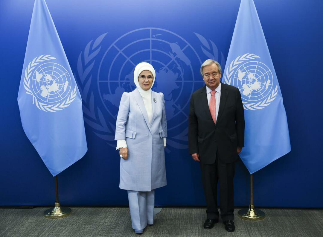 El secretario general de la ONU y Emine Erdoğan firmaron una declaración de buena voluntad