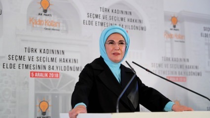 La Primera Dama Erdogan asistió al Día de los Derechos de la Mujer