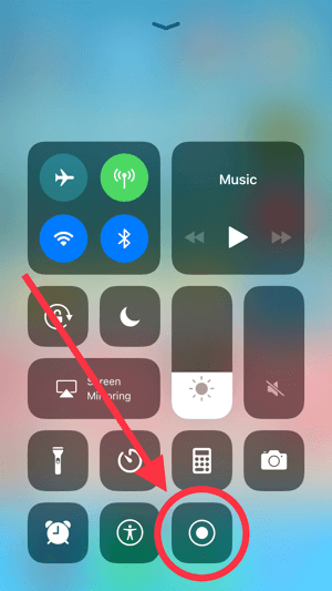 Toque el icono de grabación de pantalla para comenzar a grabar en su dispositivo iOS.