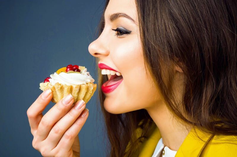¿Los alimentos dulces agregan peso? ¿Puedes comer postre en la dieta?