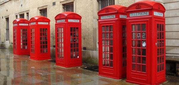 Botas telefónicas, a través de la Ópera de Londres en lluvia-20