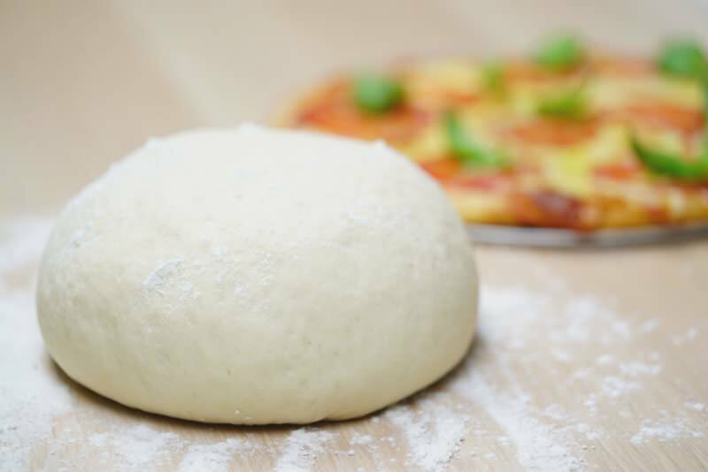 ¿Cómo se hace la masa de pizza? El truco para hacer una masa de pizza original