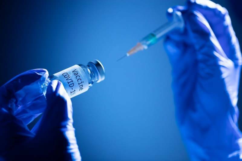 Donación de $ 1 millón de Dolly Parton para la vacuna contra el virus corona