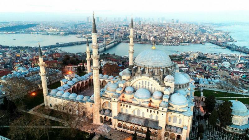 ¿Dónde queda Mezquita de Suleymaniye?