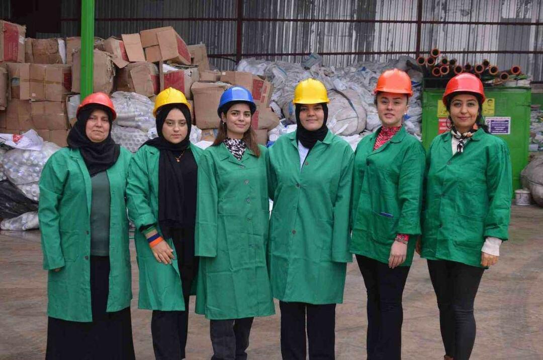  Miembros de la Cooperativa Empresarial de Mujeres Hatay Green Nature