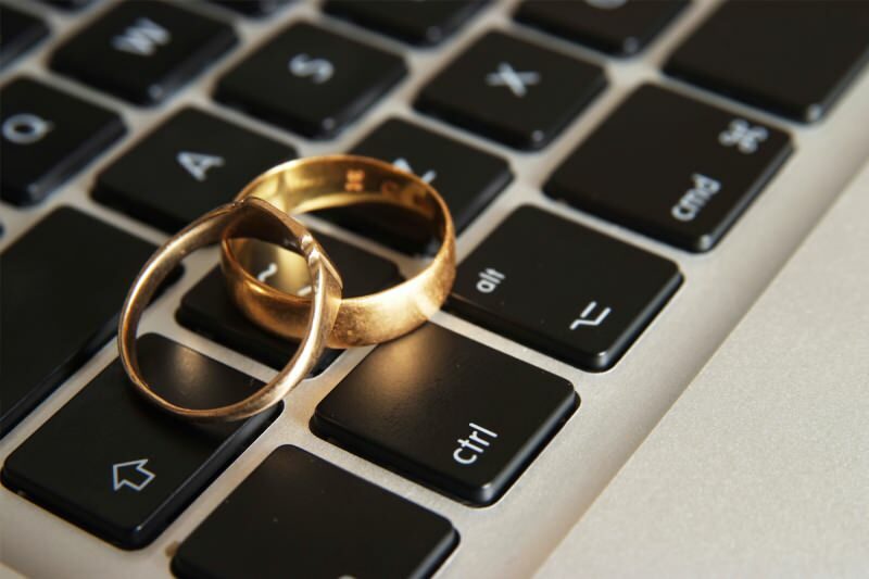 ¿Está permitido el matrimonio por Internet? Casarse reuniéndose en línea