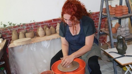 Estableció un taller de cerámica inspirado en su viaje al extranjero.