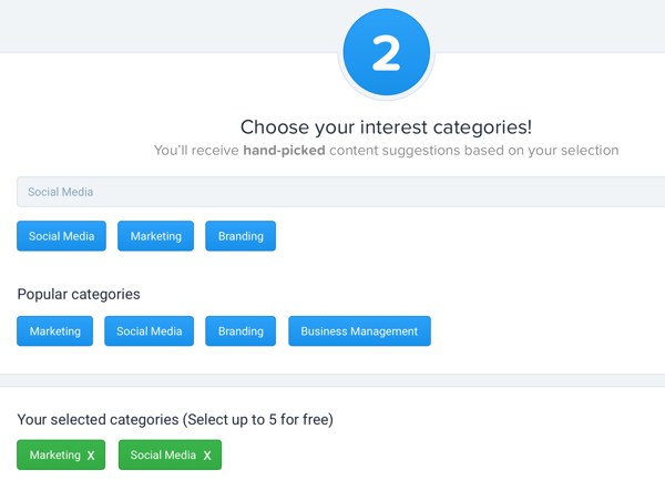 Quuu te ayuda a seleccionar contenido seleccionando a mano sugerencias basadas en categorías que interesan a tu audiencia.