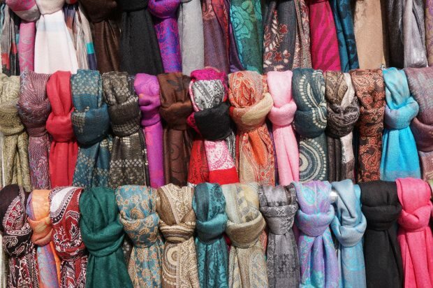 Elección de bufandas y chales según el color de la piel.