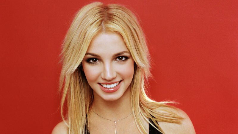 ¡La cantante de fama mundial Britney Spears quemó su casa! Quien es Britney Spears?