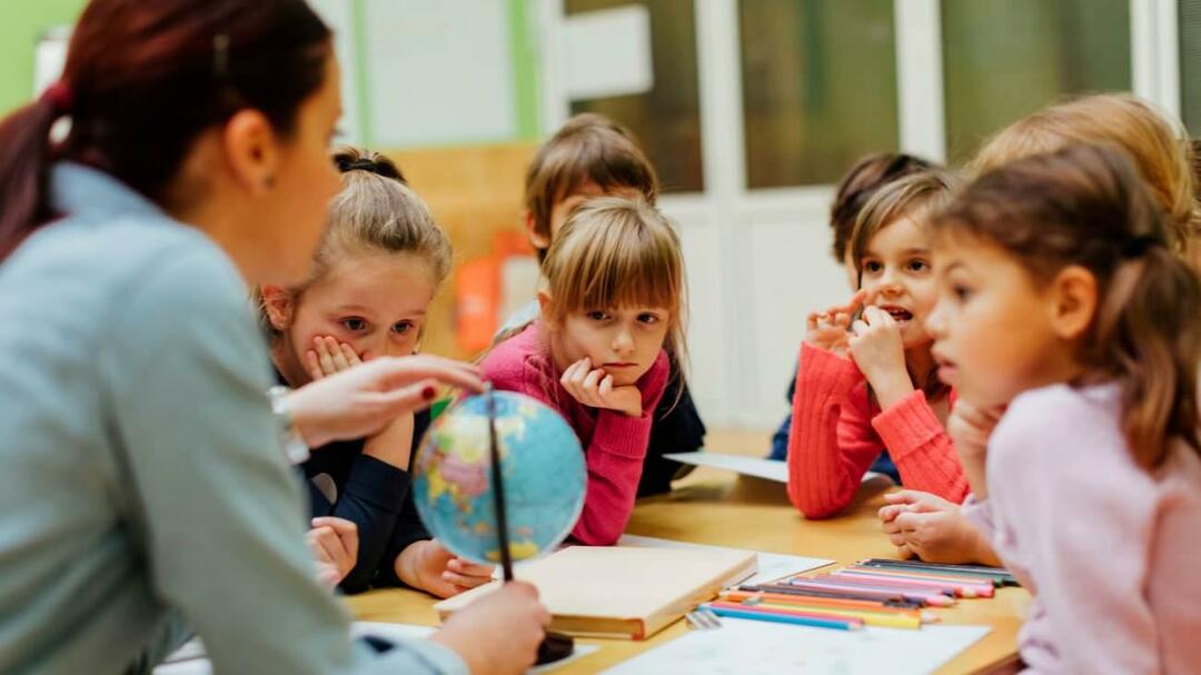 ¿Cuáles son los efectos de los maestros en los niños? El papel del maestro en el desarrollo de la personalidad del niño