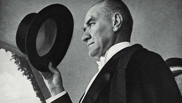 10 de noviembre Conmemoración de Atatürk y Día de Luto Nacional