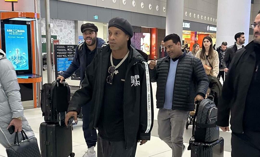 ¡El legendario jugador de fútbol Ronaldinho vino a Estambul!