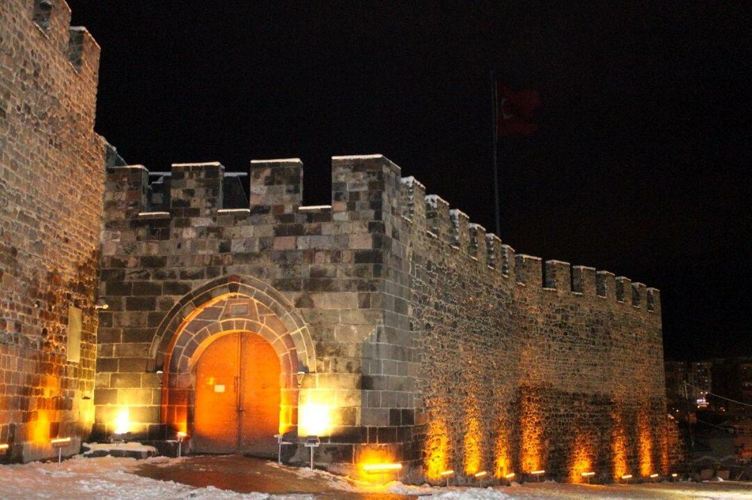 Características del castillo de Erzurum 