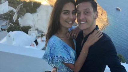 Mesut Özil y Amine Gülşe están comprometidos
