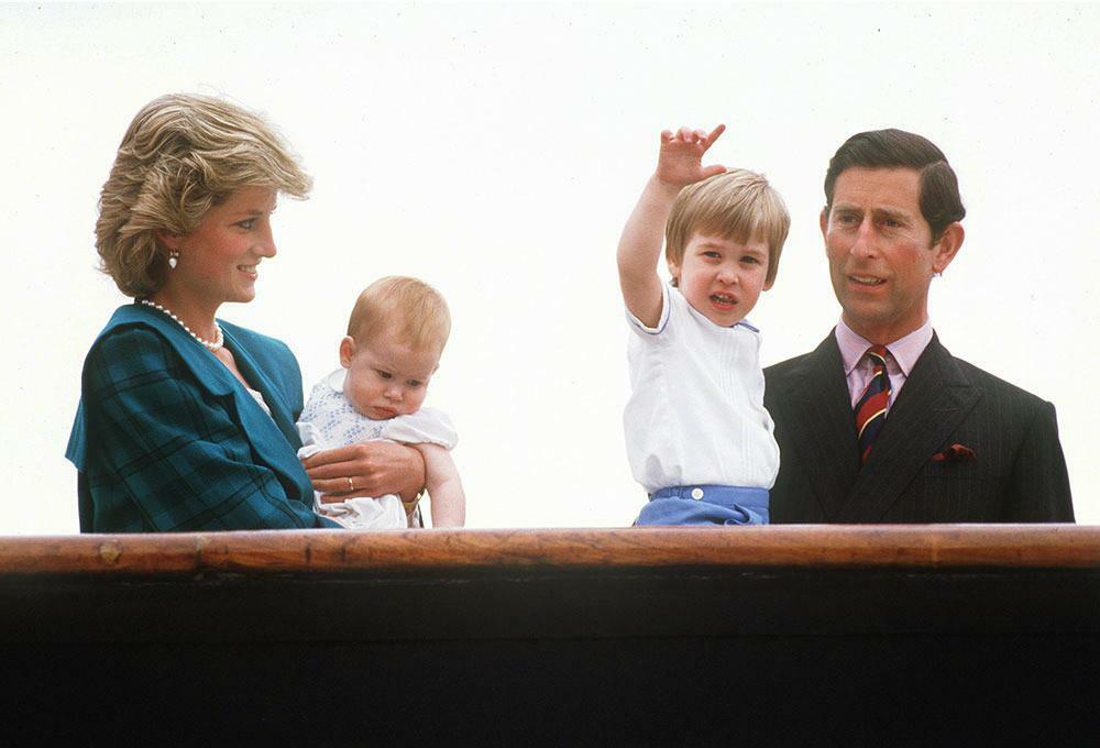La princesa Diana, el rey Carlos III y sus hijos