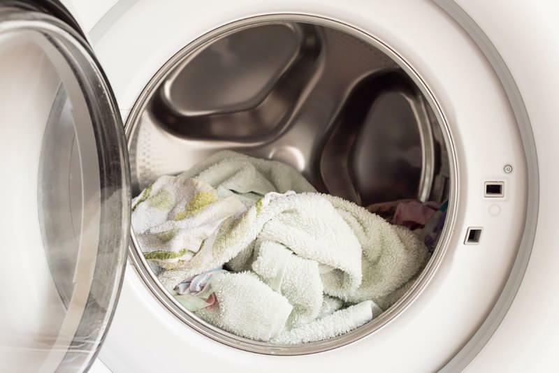 Tirar las toallitas húmedas a la lavadora