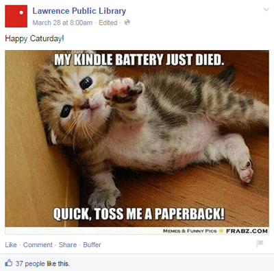 publicación de facebook de la biblioteca pública de Lawrence