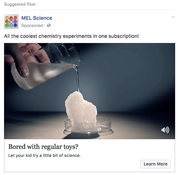 Este anuncio de Facebook de MEL Science utiliza clips de un video de YouTube.