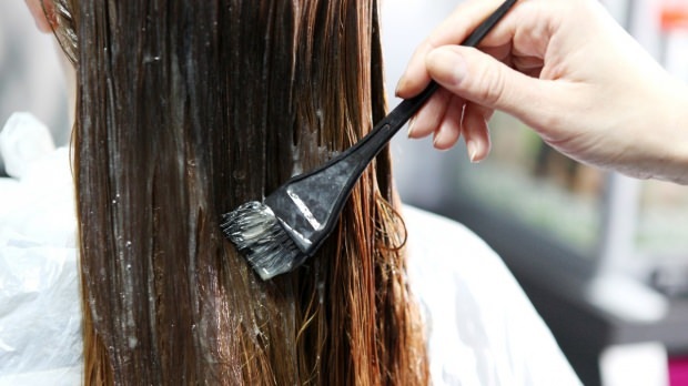 ¿Cómo teñir el tinte para el cabello? Sugerencias de soluciones herbales para drenar el tinte capilar