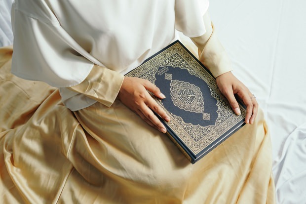 ¿Cuál es la recompensa por leer Surah Kehf el viernes? ¡La pronunciación y las virtudes de Surat al-Kahf en árabe!