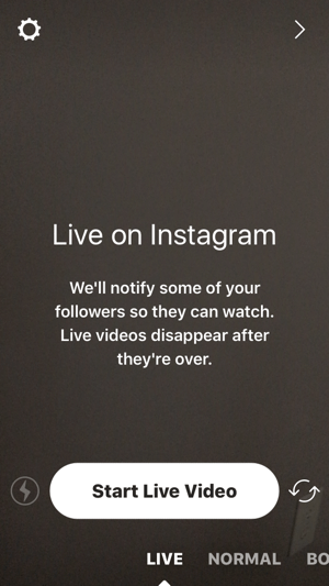 Toque el icono de la cámara y luego toque Iniciar video en vivo para iniciar su transmisión en vivo de Instagram.