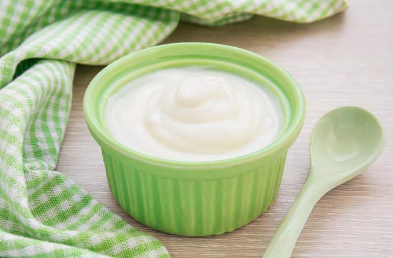 ¿Cuándo se administra yogur a los bebés? ¿Cómo darle yogur a un bebé de 6 meses?